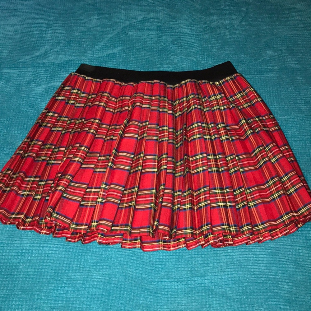 Pleated Tartan skirt